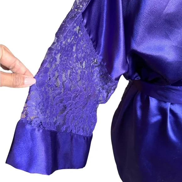 Vintage 2-piece Victoria Secret Lingerie Slip & Robe 🤩 - Picture 12 of 13